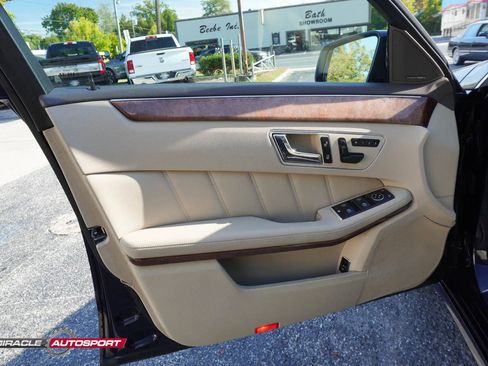 Used 2011 Mercedes-Benz E 350 4MATIC Wagon image 15