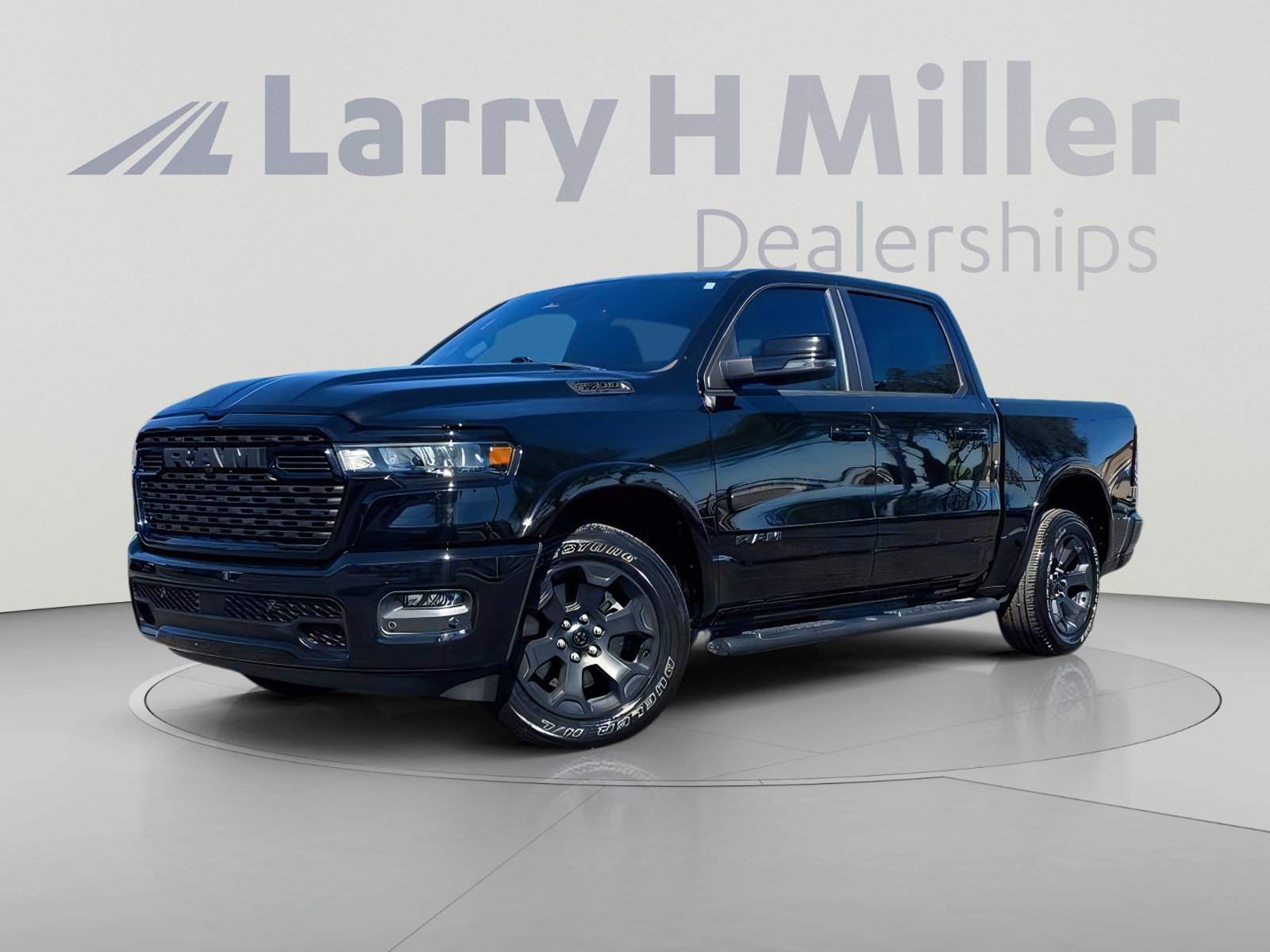 Used 2025 RAM 1500 Big Horn AWD/4WD image 1