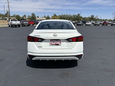 Used 2025 Nissan Altima 2.5 SV FWD image 8