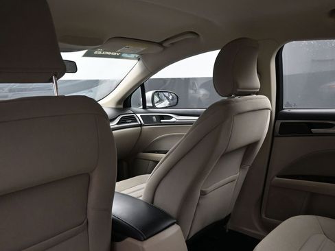 Used 2017 Ford Fusion SE image 20