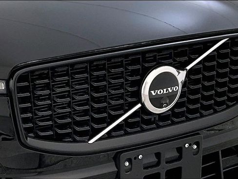 Certified 2025 Volvo XC60 B5 Plus image 36