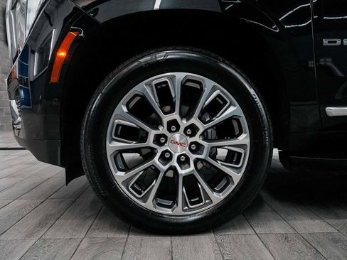 Used 2025 GMC Yukon XL Denali image 8