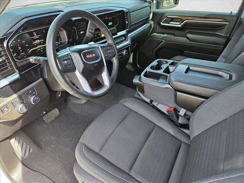 Used 2024 GMC Sierra 2500 SLE w/ SLE Convenience Package image 9