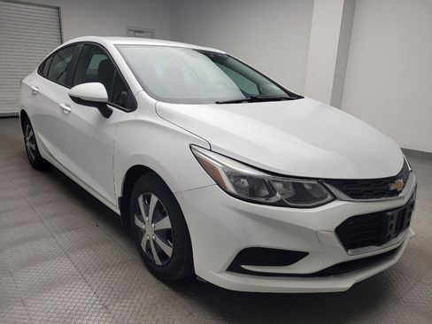 Used 2017 Chevrolet Cruze LS w/ LS Fleet Convenience Package FWD image 13