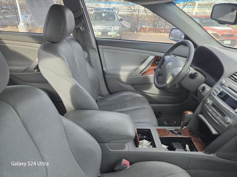 Used 2011 Toyota Camry LE image 8