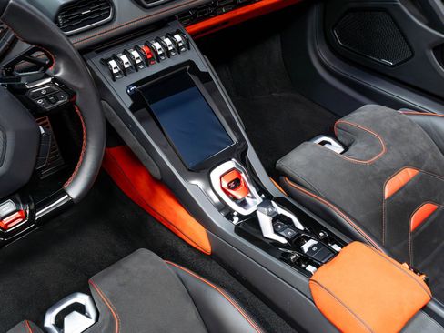 Used 2021 Lamborghini Huracan EVO RWD image 70