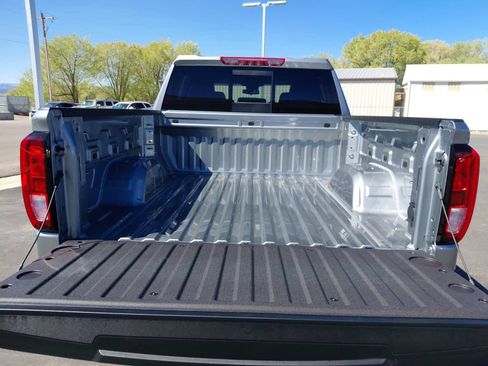 New 2026 GMC Sierra 1500 SLE w/ X31 Off-Road Package image 8