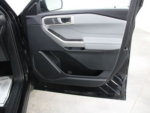 Used 2023 Ford Explorer XLT w/ Equipment Group 202A image 34