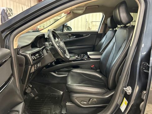 Used 2021 Lincoln Nautilus AWD image 13