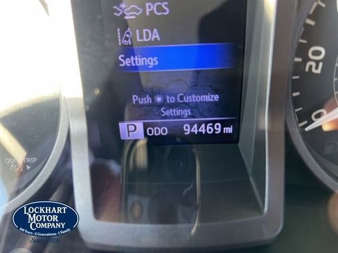 Used 2018 Toyota Tacoma TRD Sport w/ Technology Package image 48