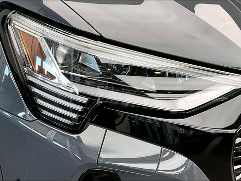 Used 2024 Audi Q8 e-tron Prestige w/ Prestige Package image 27