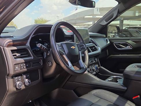 Used 2023 Chevrolet Tahoe LT w/ Luxury Package AWD/4WD image 10