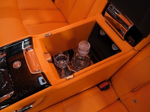 Used 2025 Rolls-Royce Phantom Sedan image 36