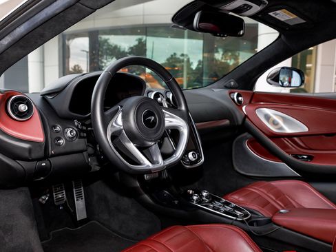 Used 2025 McLaren GTS image 16