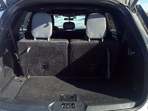 Used 2020 Ford Explorer XLT w/ Equipment Group 202A image 25