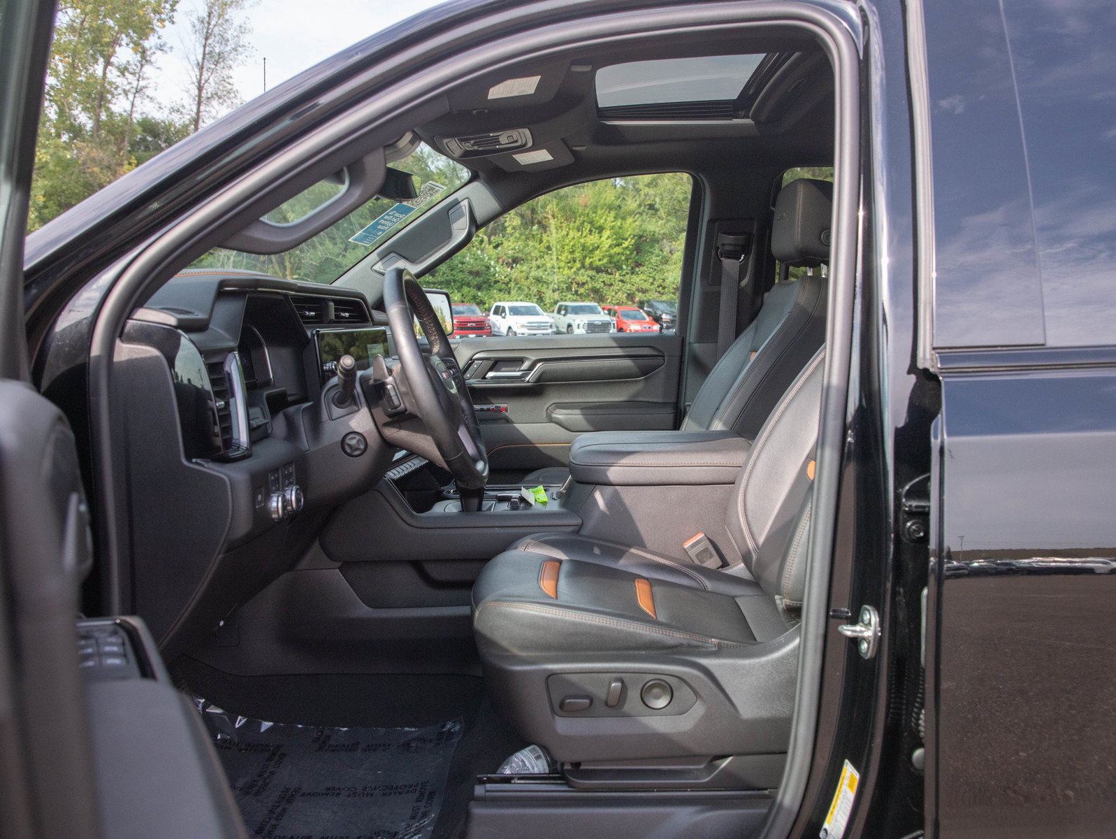 Used 2024 GMC Sierra 1500 AT4 w/ Technology Package AWD/4WD image 23