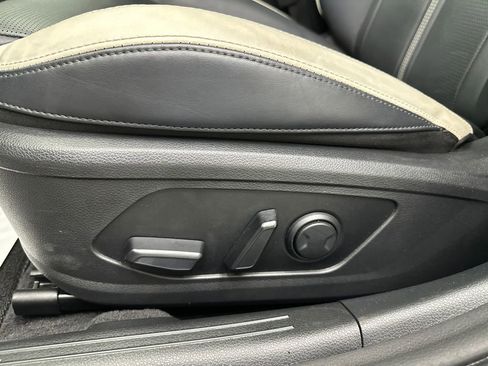 Used 2025 Kia K5 GT-Line w/ GT-Line Premium Package image 9