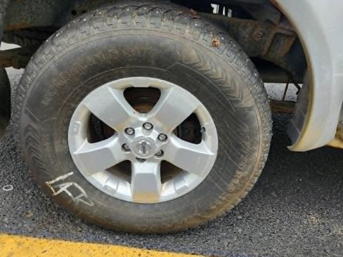 Used 2011 Nissan Frontier S AWD/4WD image 26