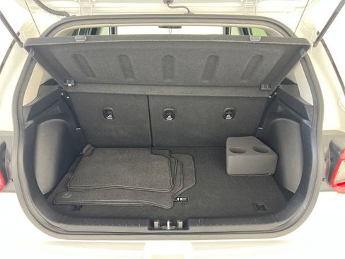 Used 2023 Hyundai Venue SEL FWD image 25
