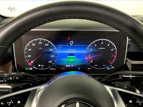 Used 2023 Mercedes-Benz GLC 300 4MATIC image 13
