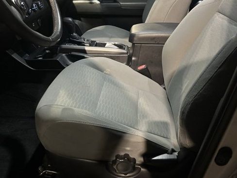 Used 2017 Toyota Tacoma SR5 image 6