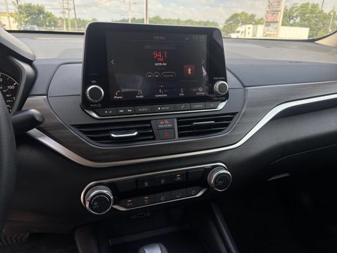 Used 2026 Nissan Altima 2.5 SV FWD image 19