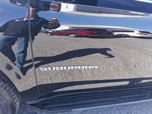 Certified 2025 Chevrolet Suburban Premier image 3