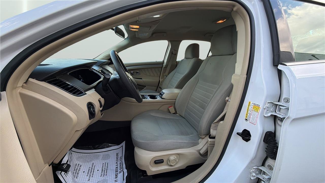 Used 2016 Ford Taurus SE FWD image 27
