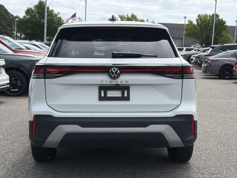 Used 2025 Volkswagen Tiguan S FWD image 5