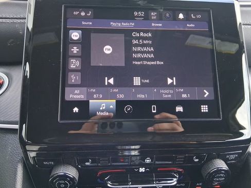 New 2026 Jeep Grand Cherokee L 2WD image 16