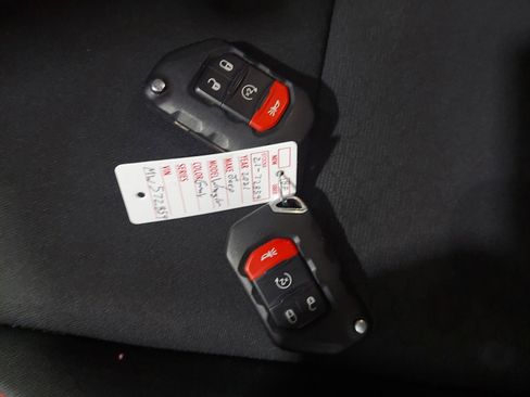 Used 2021 Jeep Wrangler Unlimited Rubicon w/ Uconnect 4C Nav & Sound Group AWD/4WD image 18