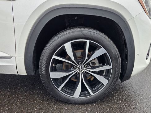 Used 2024 Volkswagen Atlas SEL Premium R-Line image 9