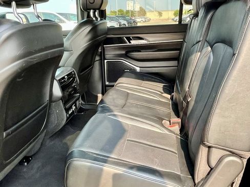 Used 2024 Jeep Wagoneer Series II w/ Flexible Seating Group RWD image 16