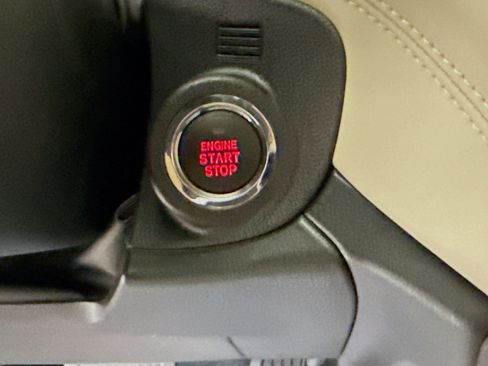 Used 2025 Subaru Outback Premium AWD/4WD image 21