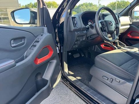 Used 2026 Nissan Frontier PRO-4X AWD/4WD image 13