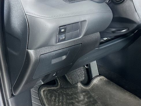 Certified 2024 Toyota Highlander XLE FWD image 10