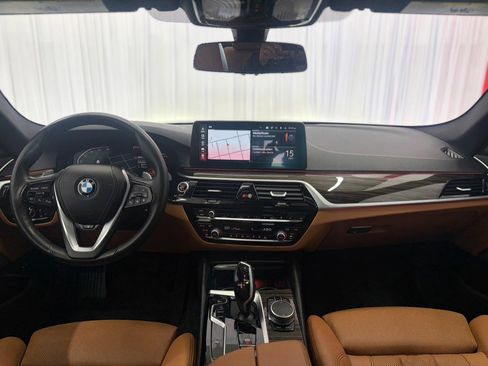Used 2023 BMW 530i xDrive w/ Premium Package AWD/4WD image 10