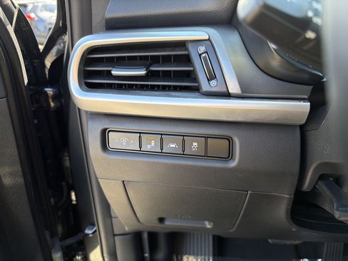 Used 2020 Kia Telluride LX image 33