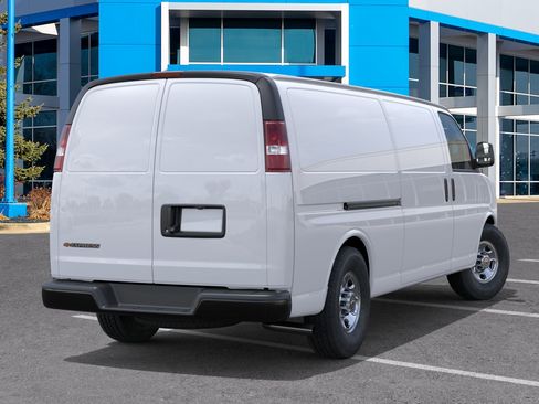 New 2026 Chevrolet Express 2500 Extended RWD image 4
