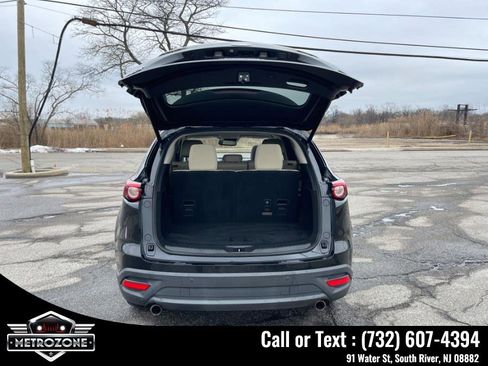 Used 2018 MAZDA CX-9 Touring w/ Touring Premium Package image 14