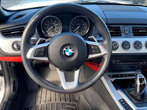 Used 2016 BMW Z4 sDrive35i image 8
