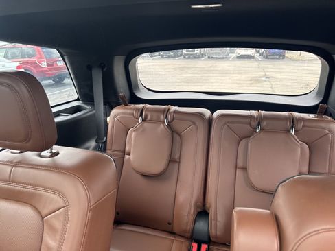 Used 2021 Lincoln Aviator Reserve w/ Elements Package Plus image 16