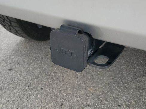 Certified 2017 Jeep Wrangler Unlimited Sahara w/ Connectivity Group AWD/4WD image 7