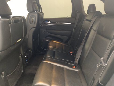 Used 2019 Jeep Grand Cherokee Overland AWD/4WD image 18