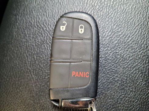 Used 2024 Jeep Compass Latitude w/ Sun and Sound Group AWD/4WD image 32