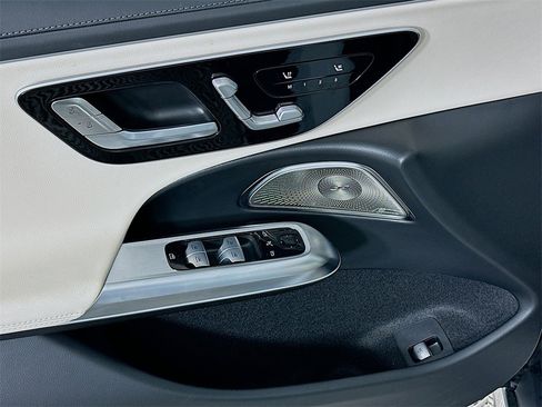 Used 2025 Mercedes-Benz E 450 4MATIC All-Terrain Wagon image 18