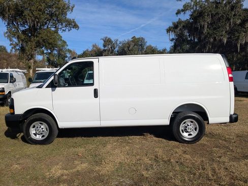 New 2025 Chevrolet Express 2500 Work Van w/ Driver Convenience Package image 7