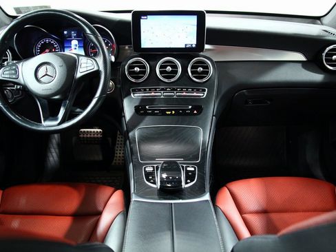 Used 2019 Mercedes-Benz GLC 300 4MATIC Coupe image 4