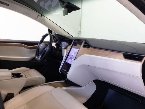 Used 2019 Tesla Model X Performance AWD/4WD image 22