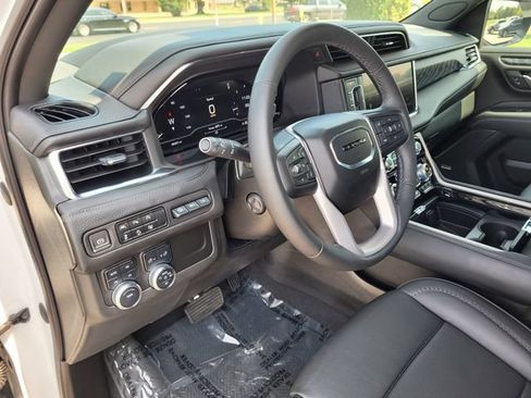 Used 2023 GMC Yukon Denali AWD/4WD image 24